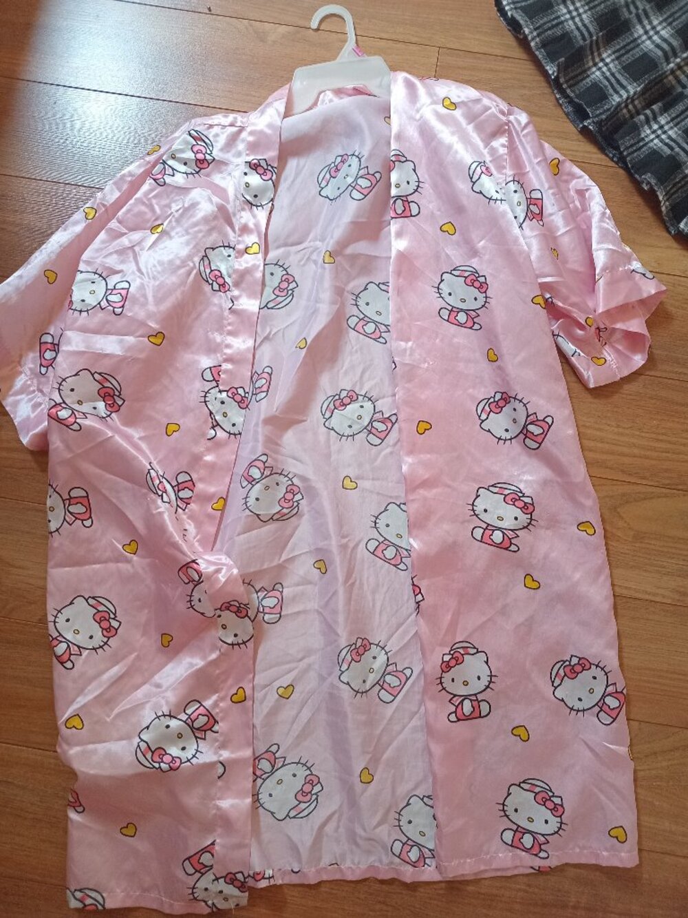 Hello Kitty Women's Silk Robe - Medium